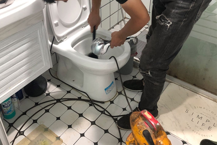 上林马桶堵塞自己疏通还是找师傅?专业上门服务让你省时更省心